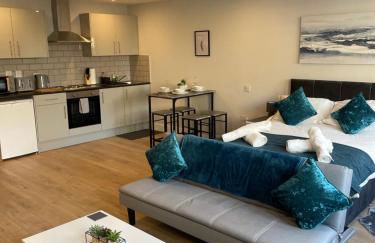 Super-King Bed Studio Apartment in Central Northampton - Photo 2