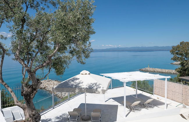 Seafront Pouletis Family Drosoula Gem With Pool - Foto 1