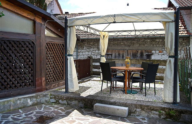 Cottage in Italy With Alpine Fireplace - Foto 23