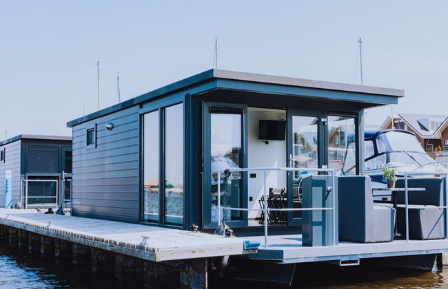 Modern Houseboat With air Conditioning Located in Marina - Foto 1