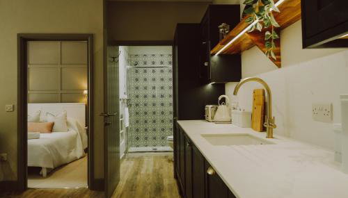 Number 1 Cannons at The Old Dairy Clevedon - Foto 5