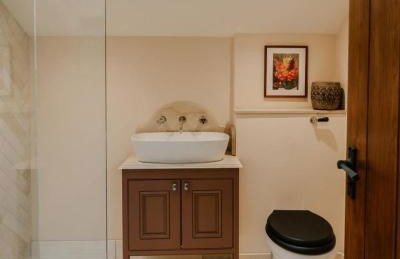 The Carriage House by Birch Stays - Photo 34