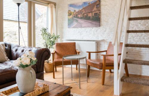 Charming Stone Cottage - Cotswolds Farm Stay - The Bullpen - Photo 22