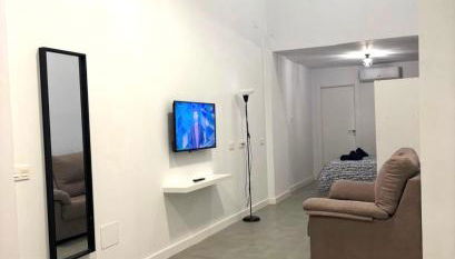 ZONA LUXURY 2 a 5 min de la ESTACIÓN DE TREN Y BUS MARÍA ZAMBRANO - Foto 2