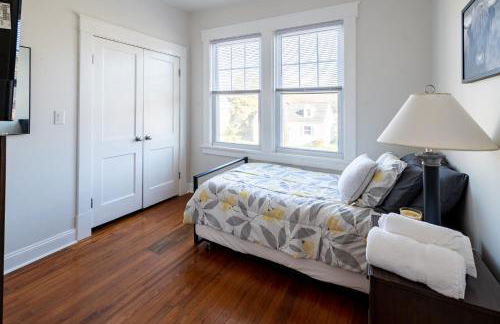 Contemporary 3-Bedroom Home with Balcony in RVA - Foto 17