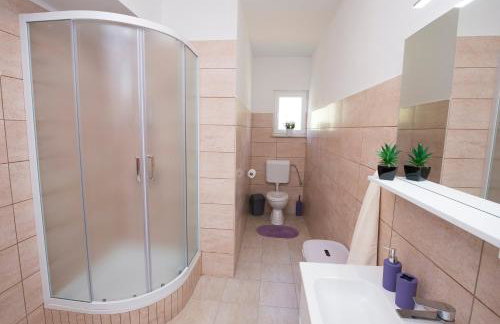 Holiday House M&A&K with swimming pool - Foto 26