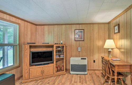 Bonfires and BBQs! Creekside Retreat in Marshall - Foto 5