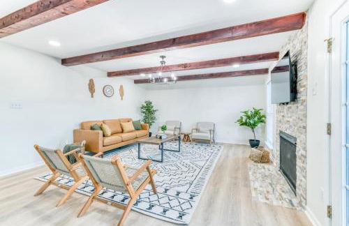 Hilltop Hideaway - Pool - Jacuzzi - Ping Pong - 12 guests - Fireplace - Mountain Views - Pets are allowed by request - Foto 14