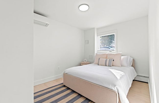 Elegant Condos in Arlington - Photo 9