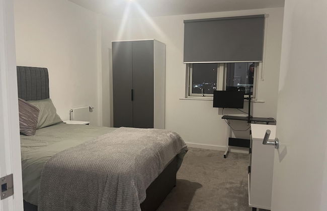 Riverside Retreat in Barking - Photo 10