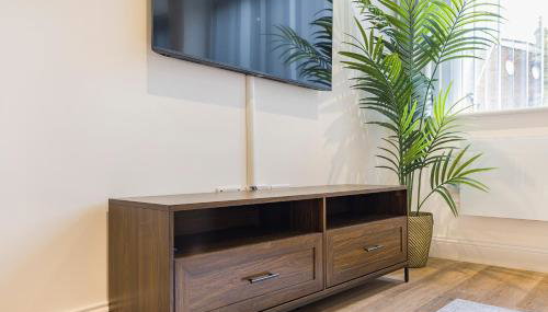 Stylish 2BR 2BA Flat in Gravesend Sleeps 4 - Foto 4