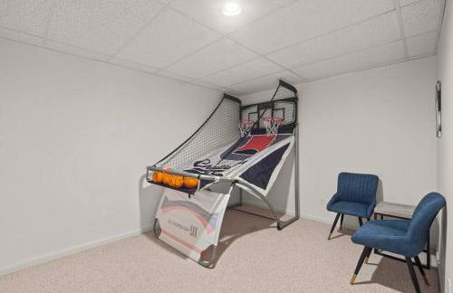 Delight: Bold & Bougie! Sleeps 12! Downtown Boyne - Foto 10