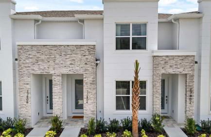 Upstay-Luxury 3BR Home w Private Pool & Games Room - Foto 33