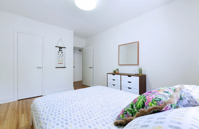 Bright 4-Bedroom in Forest Hill - Photo 9