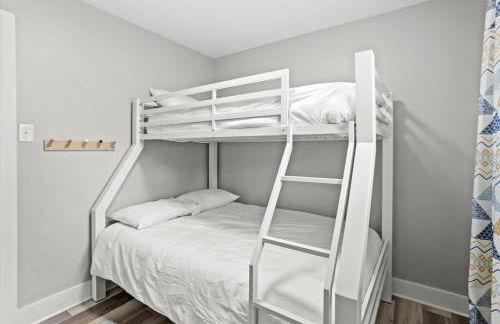 Ranch Home Gem 5BR Home Sleeps 12 with Game Room - Foto 30