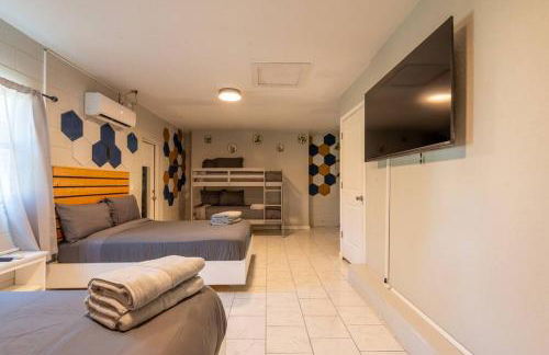 Cruise Haven with Pool, 15 Min to Port Canav & Beach - Foto 28