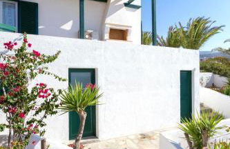 Pahivouni Studios & Suites - Photo 23