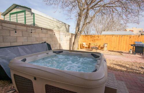 Grandma's Old Town Adobe House! Private Hot Tub-Close to Old Town-Pet Friendly-No Pet Fee! - Foto 44