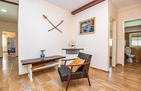5 Bedroom Lovely Apartment In Raslina - Foto 6