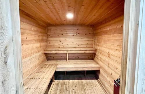 Chic Ocean Getaway - Walk to Beach, Pool & Hot Tub - Foto 21