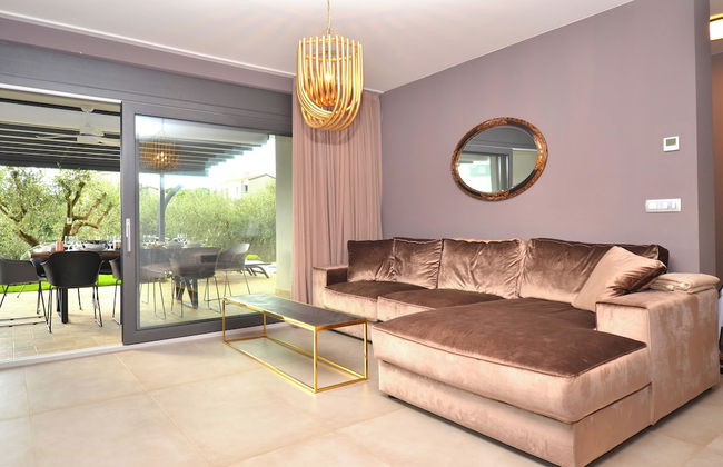 Charming Apartment With Private Pool and Garden - Foto 12