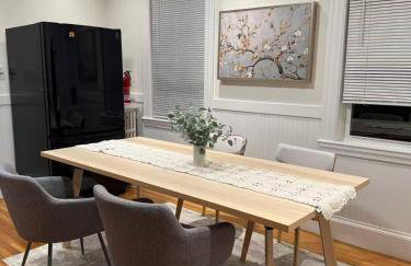 Spacious Revere 4 Bedrooms 2 Bathrooms Apartment Near Boston Airport and Beach - Foto 3