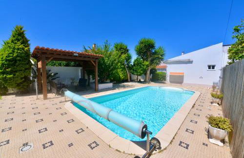 Laranjeira - House with private garden and pool - Foto 1