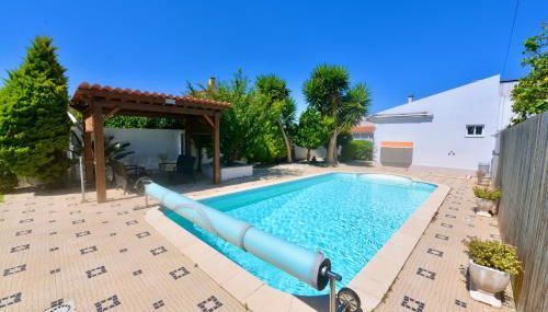 Laranjeira - House with private garden and pool - Foto 1