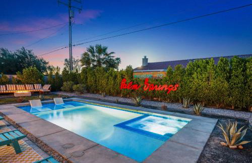 NEW Retro Escape 70's Vibes Wellness Game Room - Foto 1