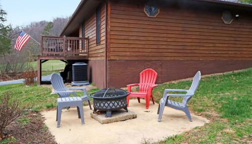 Mountain Cabin w Hot Tub Deck Grill & Fire Pit - Foto 3, Garden