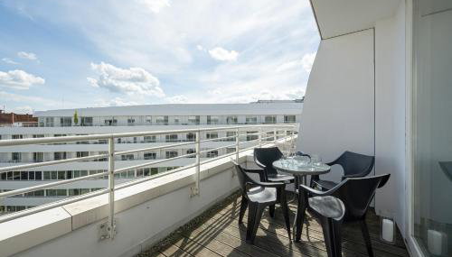 Wrocław Center Apartment Close to the Market and Park with Parking & Air Conditioning by Renters Prestige - Foto 3