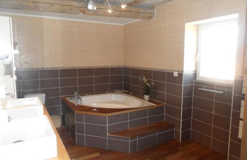 beautiful provencal mas with pool in barbentane, close to avignon, sleeps 8. - Photo 71