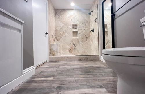 Lux Private Home - Pool, Billiards, 8 Smart TVs, Board Games, Cotton Bedding - The Stone Sanctuary at McCullough Hills Trailhead - Foto 46