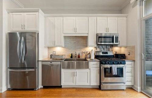 1 Free Parking Gym Balcony Sleeps 10 - Photo 19