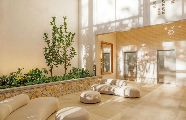 Kirra Point Holiday Apartments - Photo 2