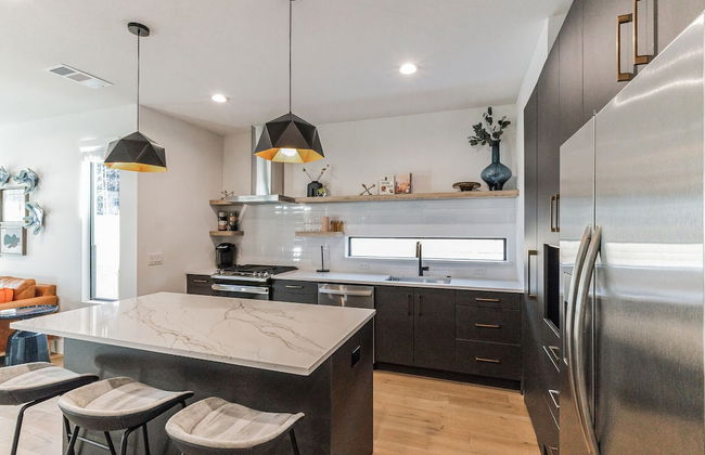 Chic Austin Getaway Brand New w/ Rooftop Patio! - Foto 8