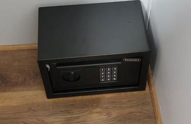 2 min to Chiefs camp 58 min to Arrowhead stadium - Photo 4