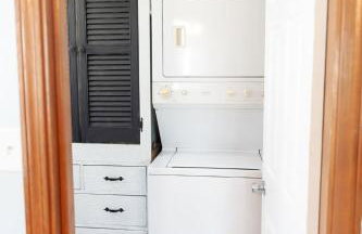 Dog-Friendly Cottage with Backyard & Beach Vibes! - Foto 9