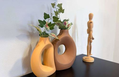 Retro 1BR in Elizabeth with Porch & Eclectic Design - Foto 33