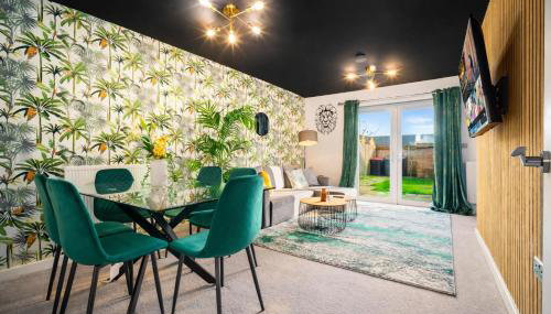 House in Salford with 4 Beds, 3 Doubles & 1 Single - In Salford, 10 mins Uber from Manchester City Centre - Nearby to Old Trafford, Manchester united, Trafford Park, Salford Quays & more - Perfect for Short or Long Stays - With Garden & Parking - Foto 3