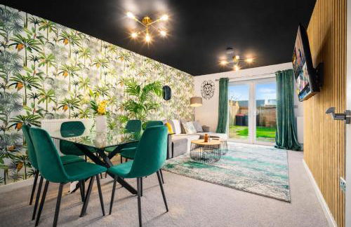 2 Bedroom House with 4 Beds, 3 Doubles & 1 Single - In Salford, 10 mins Uber from Manchester City Centre - Located in Salford close to Old Trafford, Manchester united, Trafford Park, Salford Quays & more! With Garden & Parking - By MAEVELA Manchester - Foto 23