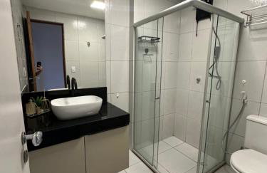 Apartamento amplo e equipado, entre a praia e o centro - Foto 11