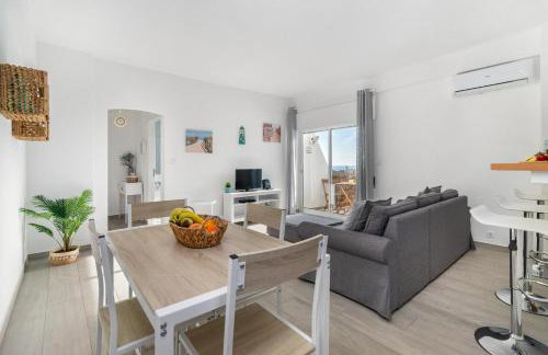 APARTAMENTO COR DO MAR - Sunny, Clean and spacious apartment with sea view, in Alvor - very close walking distance to the beach and Alvor Village - Foto 5