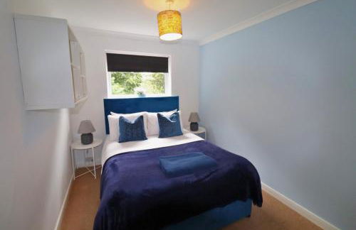 Spacious 5-Bedroom Home with Large Garden in Egham - Foto 7