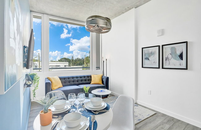 Design District Suites - Photo 49