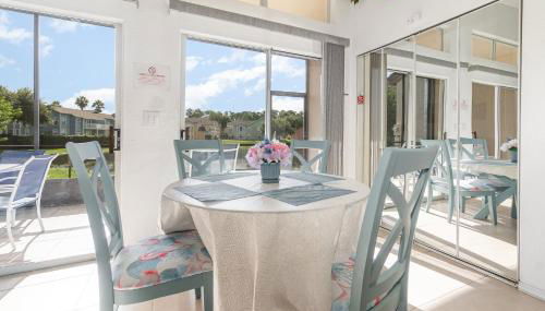 Family Home w/ Pool & Water Views, Near Disney - Foto 5