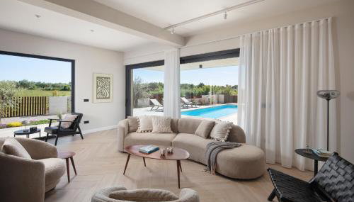 Brand NEW villa S58 with HEATED pool - Foto 1