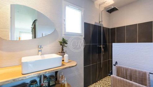 Superbe villa contemporaine PIED DANS L'EAU - Foto 4