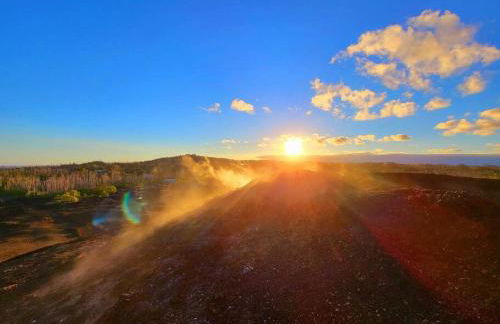 Unique Lava House by steaming crater - Photo 42