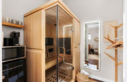 Sunflower House - Luxe Retreat with Sauna & Hot Tub - Foto 2